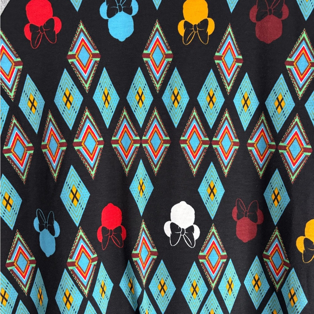 Colorful Patterned Raglan Sleeve Shirt‎ - Picture 3 of 5